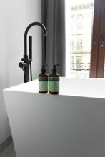 Cargar imagen en el visor de la galería, Botellas Pet Recargables con Dispenser para Amenidades y Suministros Hoteleros y Hospitalidad