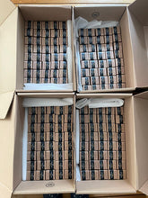 Cargar imagen en el visor de la galería, Caja de Jabones Solidos Artesanales y Naturales para Amenidades y Suministros Hoteleros y Hospitalidad