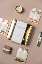 Cargar imagen en el visor de la galería, Kit de viaje con 10 productos esenciales de cuidado personal (Shampoo, Crema, Gel Shower) y aromaterapia (Sales, Splash, Jabón, Vela). La solución perfecta de amenities de bienvenida para huéspedes. Venta B2B hospitalidad.