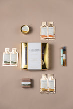 Cargar imagen en el visor de la galería, Kit de viaje con 10 productos esenciales de cuidado personal (Shampoo, Crema, Gel Shower) y aromaterapia (Sales, Splash, Jabón, Vela). La solución perfecta de amenities de bienvenida para huéspedes. Venta B2B hospitalidad.